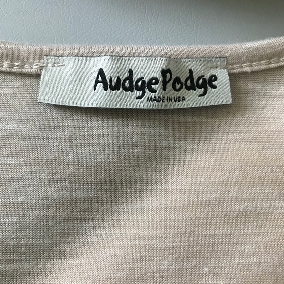 BNWOT tan tunic tee chiffon peplum hem Sz S - Picture 2 of 3